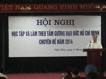 Hội nghị Học tập và làm theo tấm gương đạo đức Hồ Chí Minh - Chuyên đề năm 2014