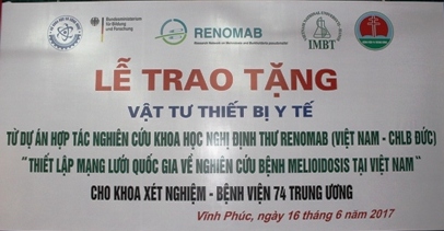 LỄ TRAO TẶNG VẬT TƯ THIẾT BỊ Y TẾ